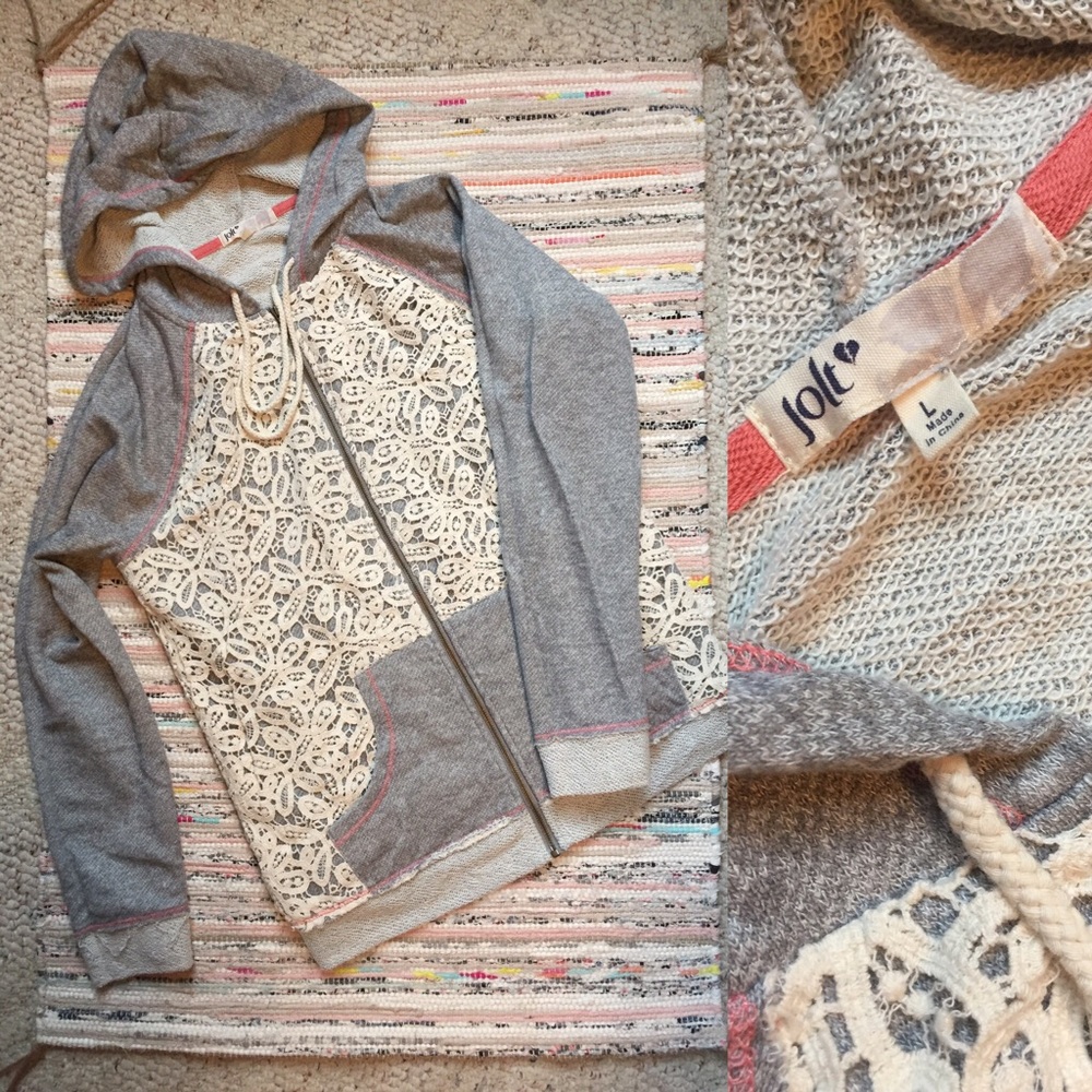 5/$30 💕 Jolt Lace Sweatshirt